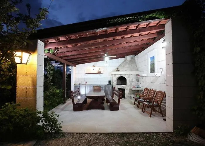 Arte Lägenhet Makarska